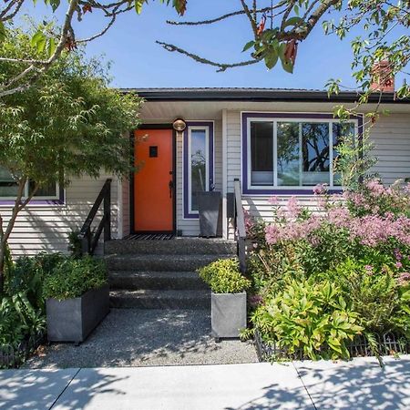 The Orange Door Bungalow Vancouver Exterior foto