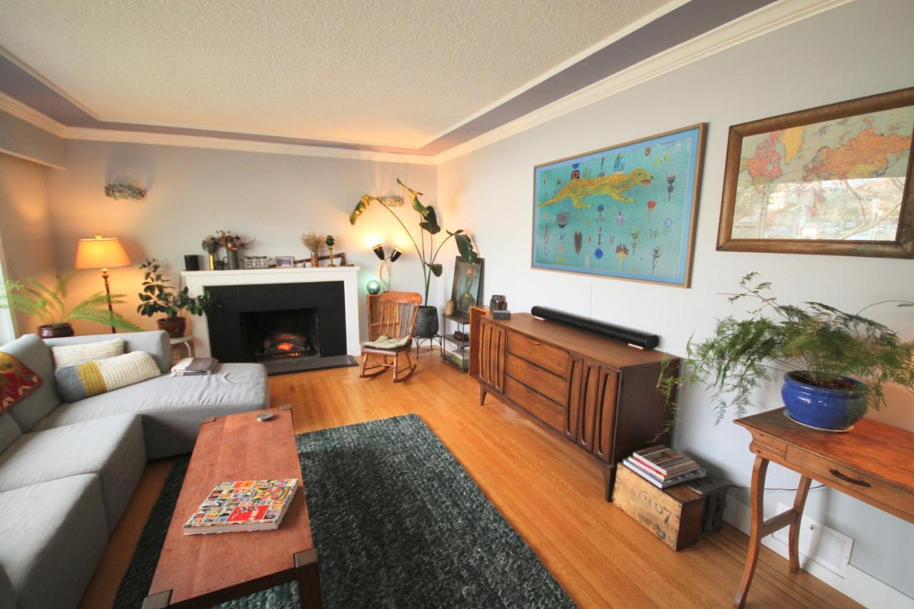 The Orange Door Bungalow Vancouver Exterior foto